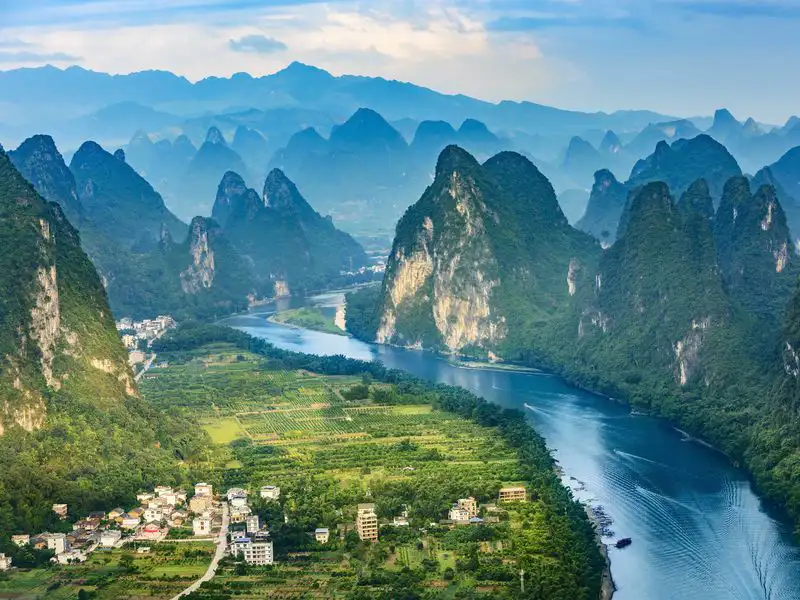 CHINA-HONG-KONG-CRUISE-DEALS-river