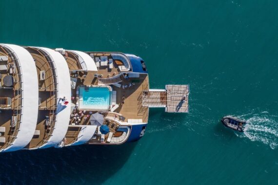 LE-BELOT-Ponant-cruise-ship