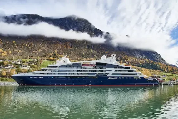 LE-CHAMPLAIN-Ponant-Cruises-shjip
