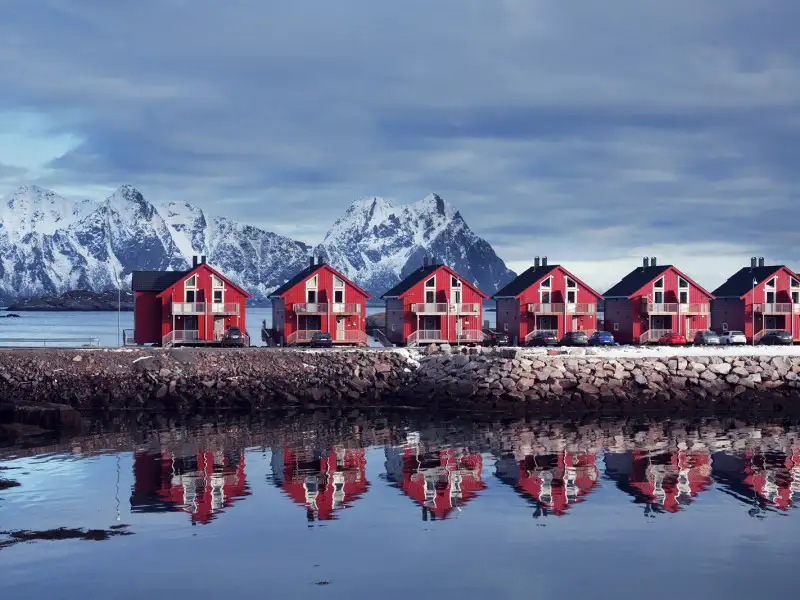 NORWEGIAN-FJORDS-CRUISE-DEALS-red-houses