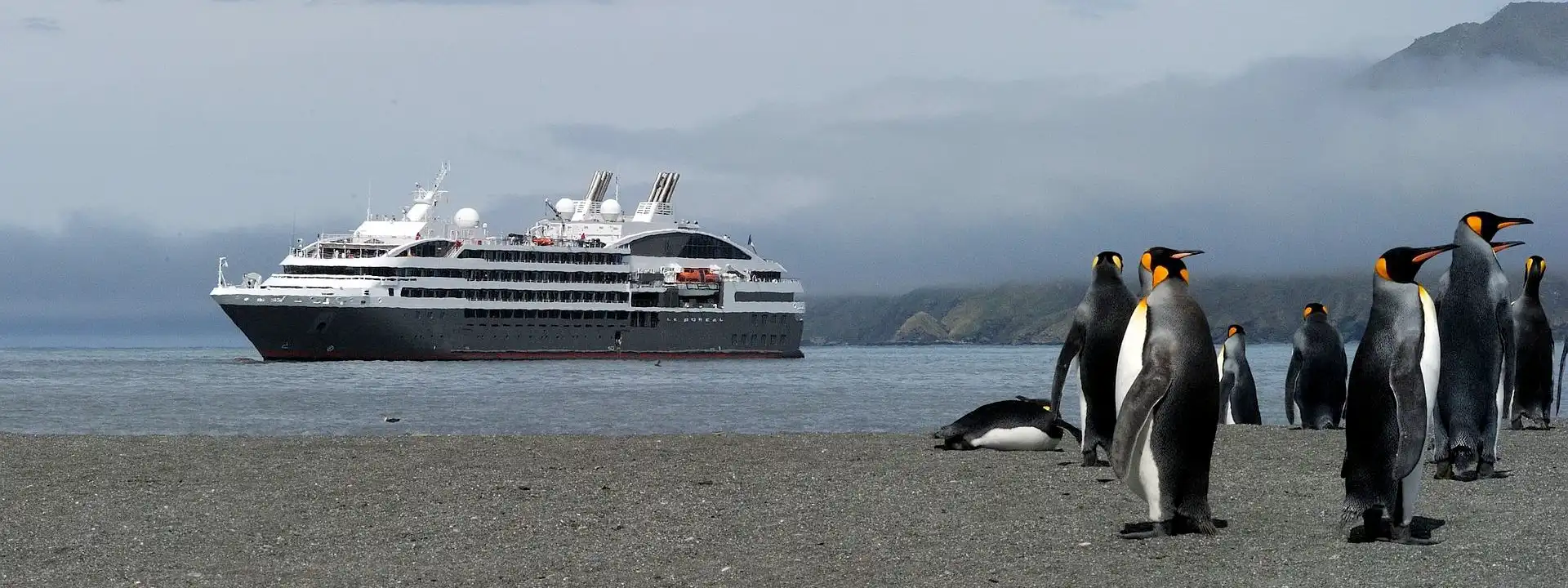 SMITHSONIAN-JOURNEYS-CRUISES-ponant-slider