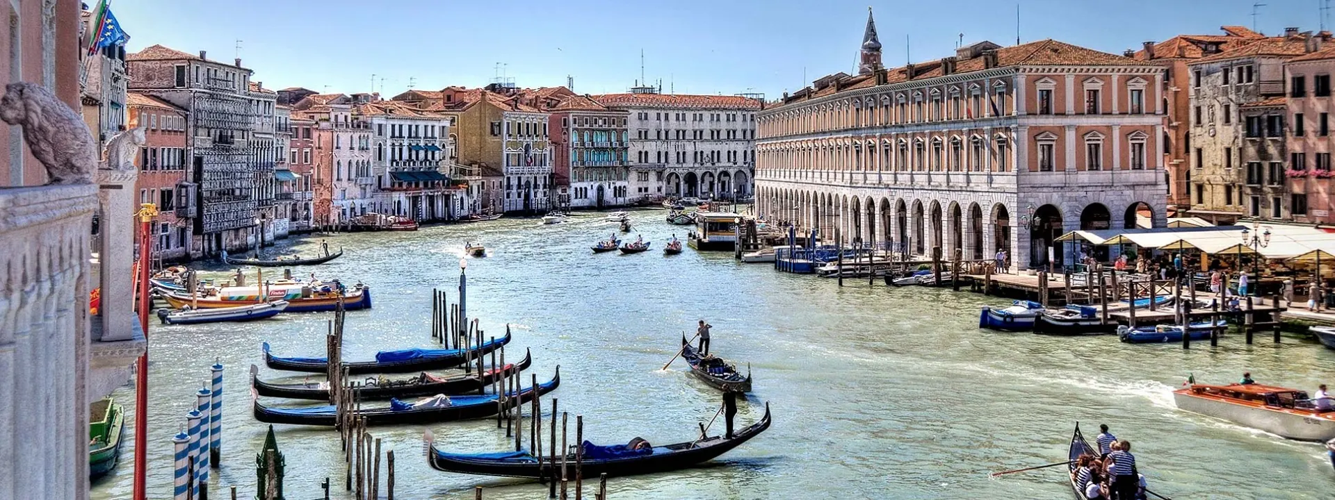 THE-MEDITERRAINIAN-CRUISE-DEALS-ponant-venice-slider
