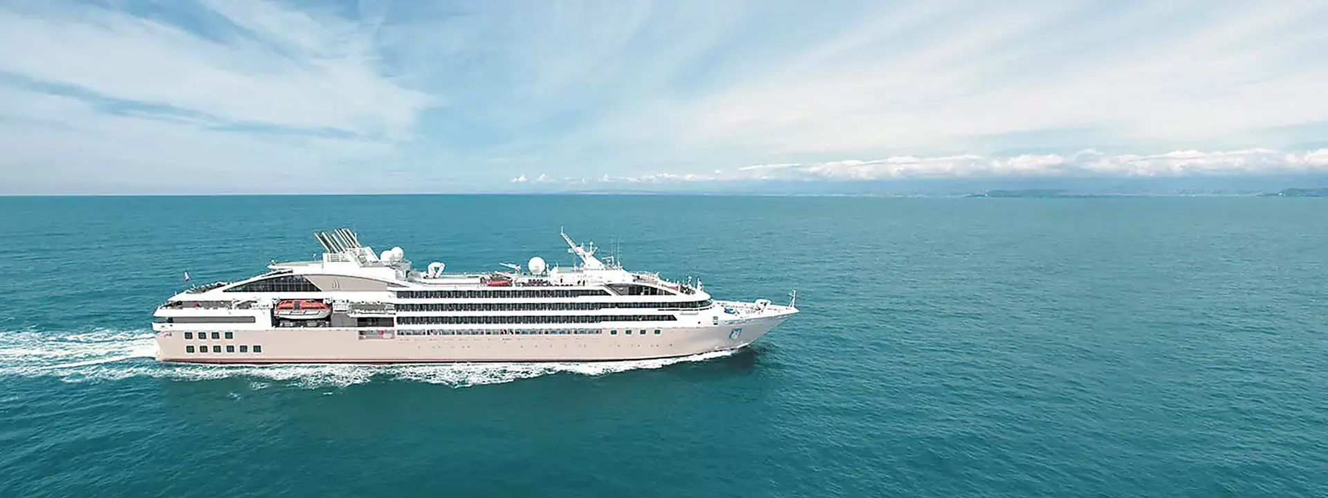 LE-CHAMPLAIN-CRUISE-DESTINATIONS-slider-ponant