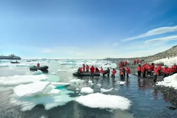 BEST SHIP PONANT BY DESTINATION-PONANT excrusion at polar regions