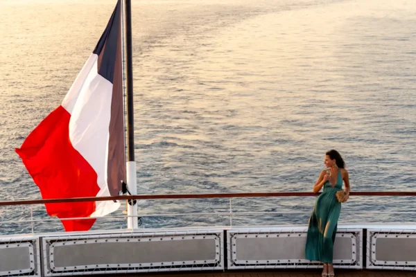 EXPLORER CLASS EXPLAINED-PONANT Marina Level Platform