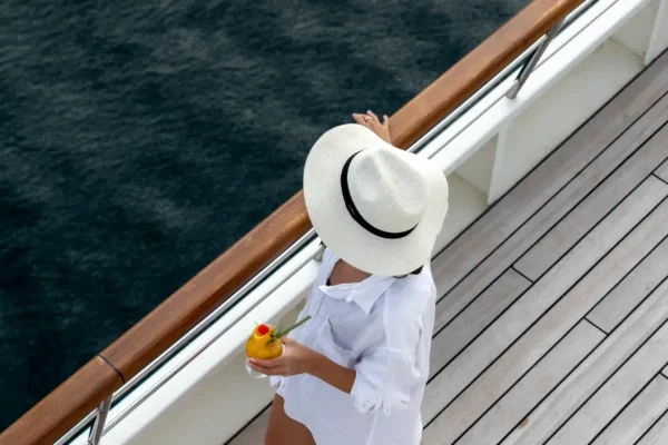 IS-PONANT-RIGHT-FOR-YOU-PONANT-PONANT Solo Travel