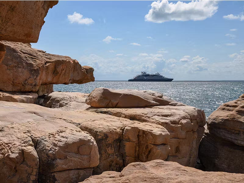 LUXURY CRUISE YACHT CRUISING Broome to Darwin