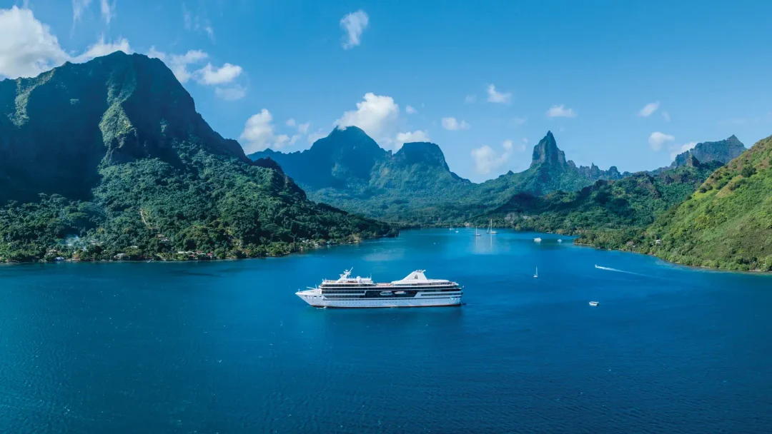 PONANT SHIP COMPARISONS-PONANT SLIDER LE PAUL GAUGUIN