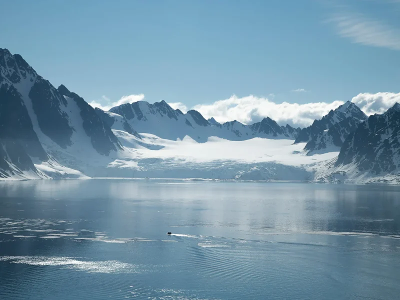 Arctic Fjords and glaciers of Spitsbergen PONANT solo_cruise_deal_icy_ocean