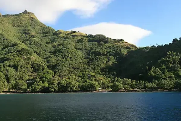 MARQUESAS THE TUAMOTUS & SOCIETY ISLANDS CRUISE DEALS-Hapatoni, Tahuata Island