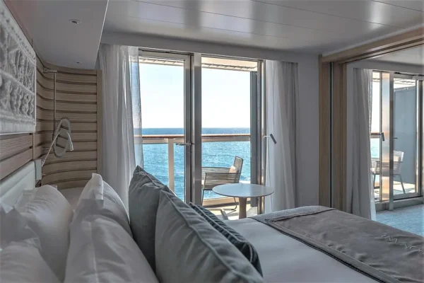PONANT CRUISE CABINS GUIDE-Le Jacques Cartier-Prestige Suite