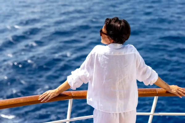 PONANT SEASICKNESS GUIDE-Woman on the Deck